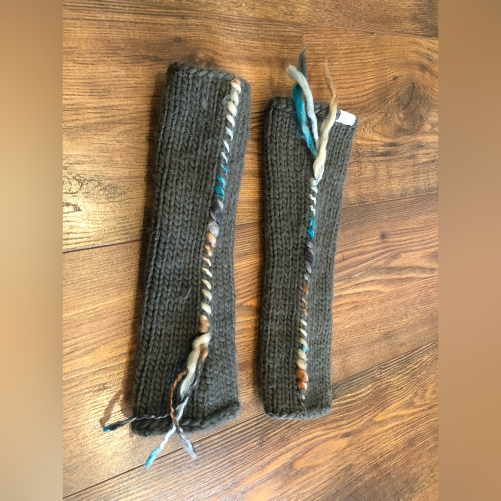 Cozy wrist gauntlets with thumb holes teal and rust details cute Coal brand